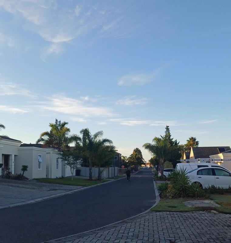 3 Bedroom Property for Sale in Eikenbosch Western Cape